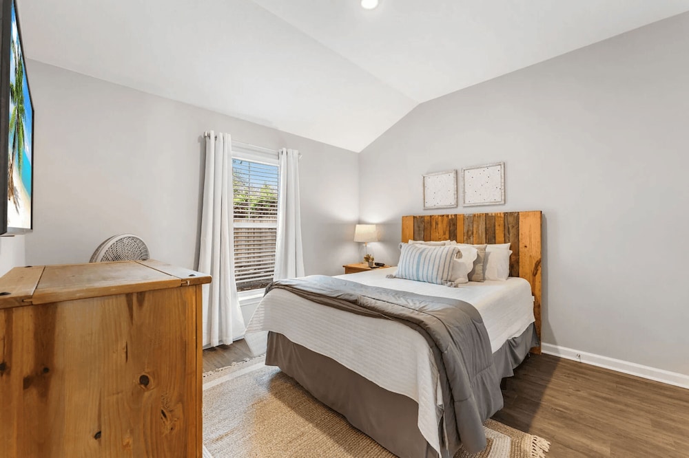 Ocean Oasis by Avantstay Block to Beach West PCB Pet-friendly