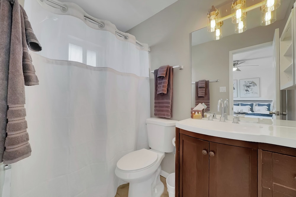 3 Mi to Old Town Scottsdale: Home w/ Patio!