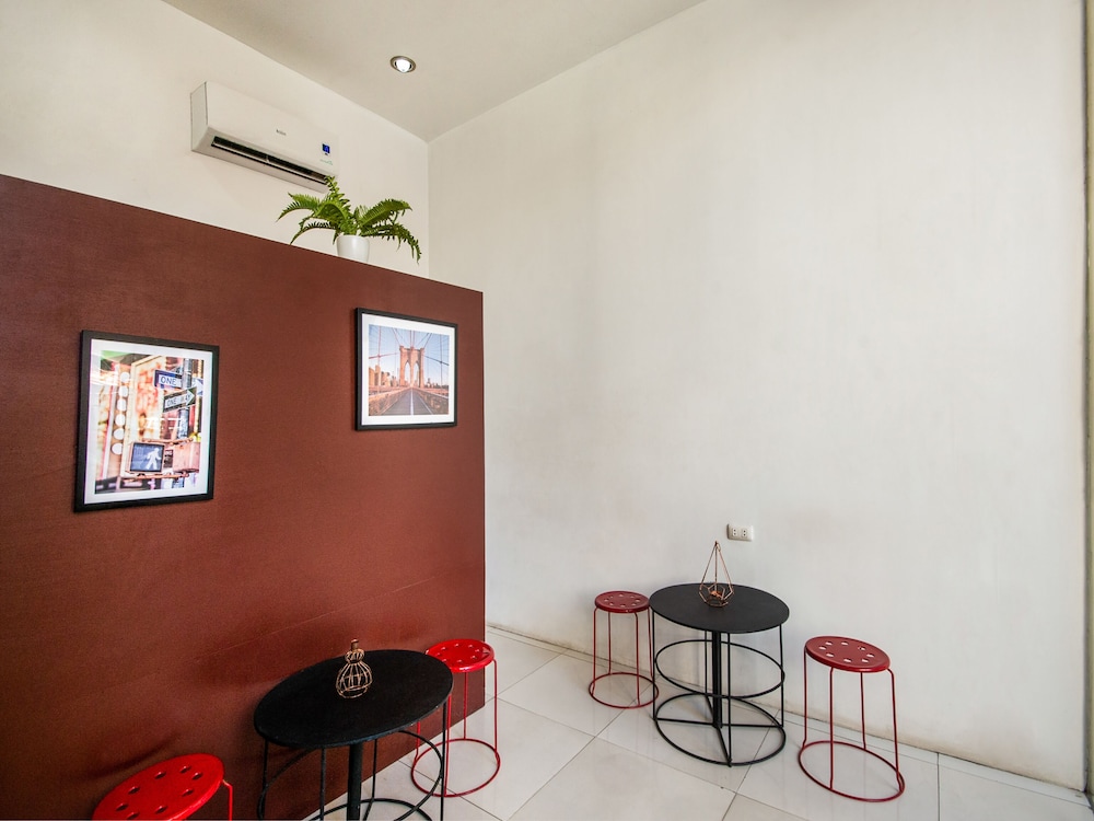 Cebu Vacations - OYO 443 Maria Cristina Arcade Suites - Property Image 18