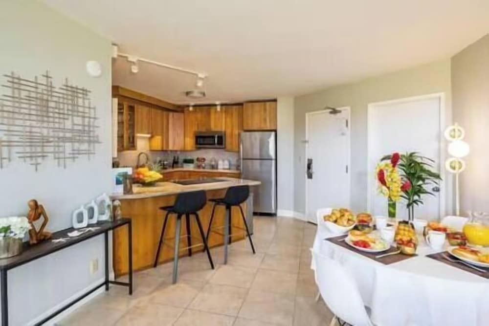 Signature Residences at Maui Banyan