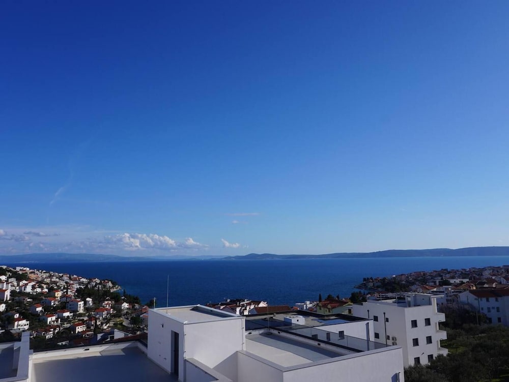 Cozy Loft Studio With Rooftop, Seaview & Pool view 5
