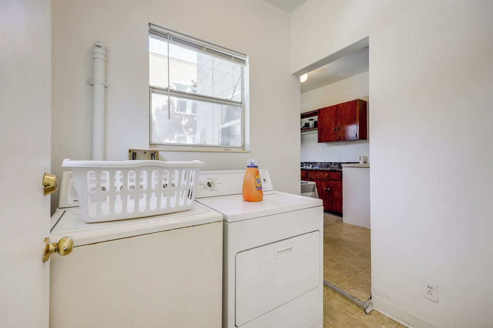 Walk to Food & Art: Condo in Historic Riverside