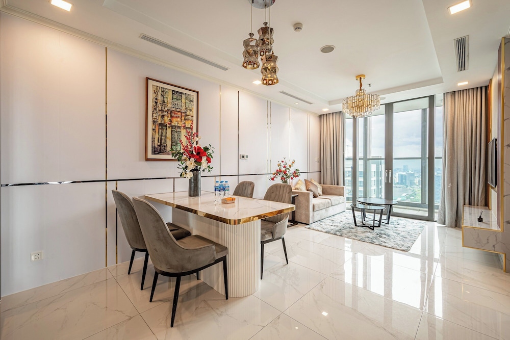 Somi Luxstay Landmark 81