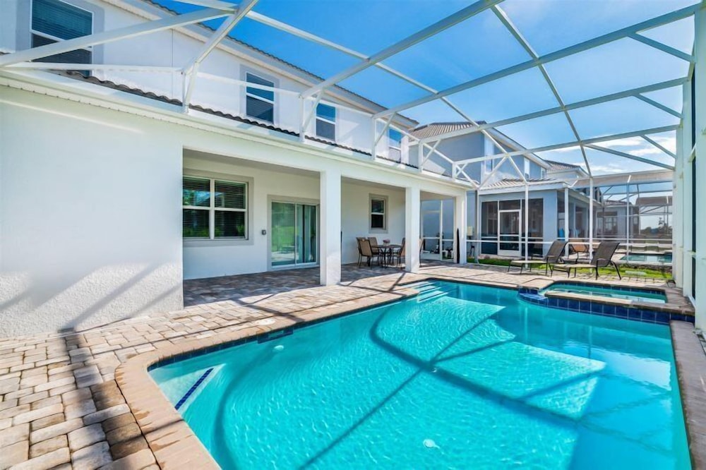NEW BETHEL Orlando Villa With Pvt Pool Jacuzzi, Game Room and close to Disney - Image 4