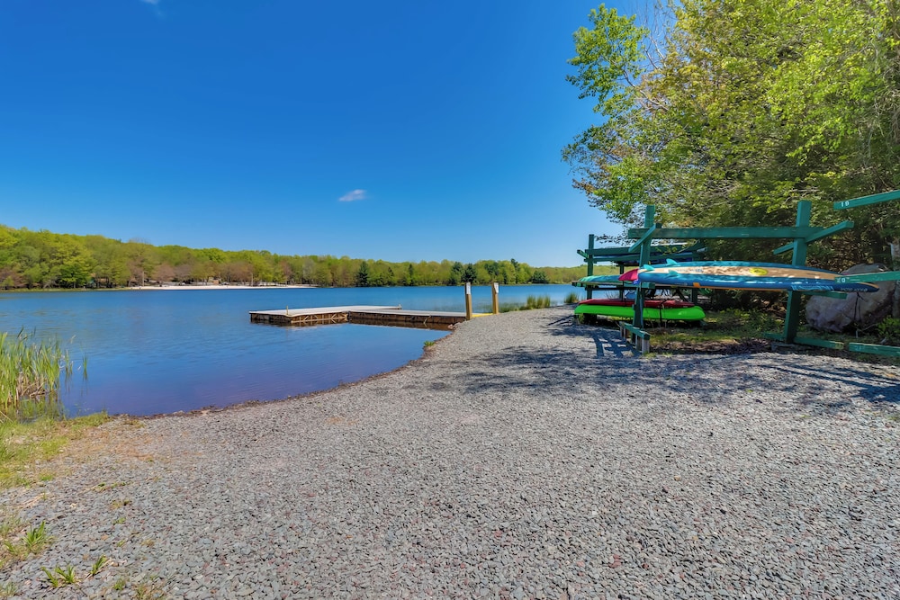 Beach Access: Bbq-ready Poconos Family Getaway!
