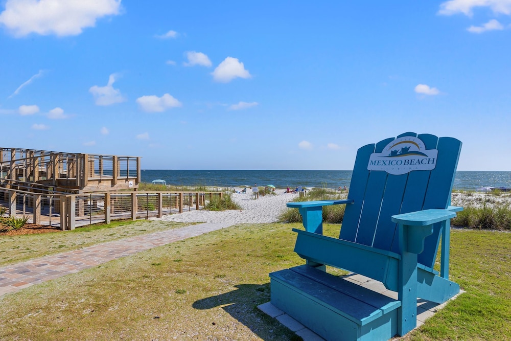 Beach House - C Shucker by PHG