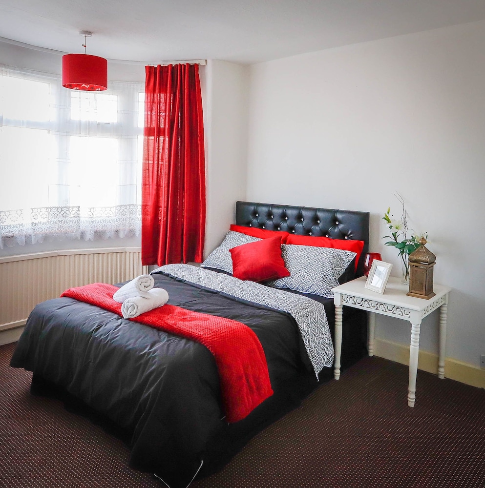 Barking Guest House