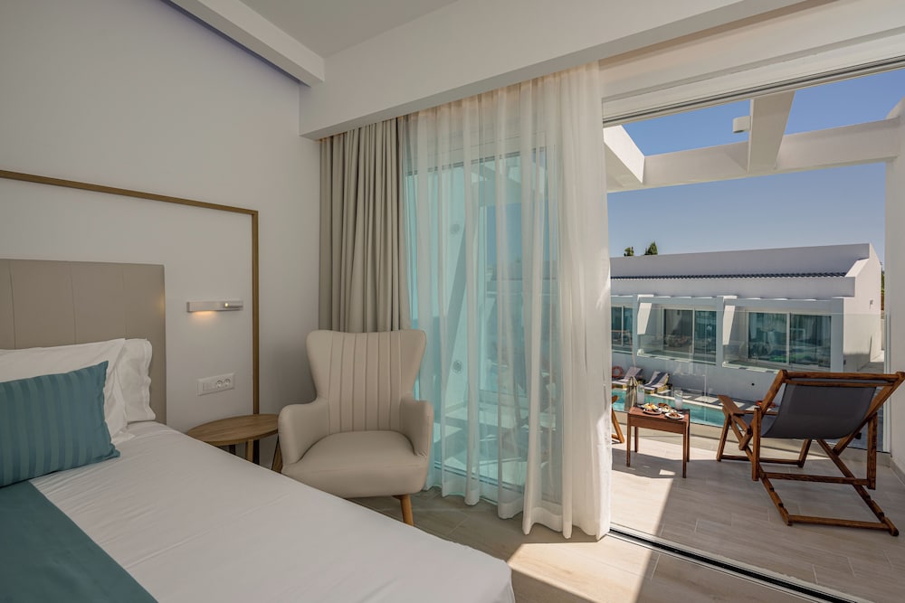 Mirage Bleu Hotel 18