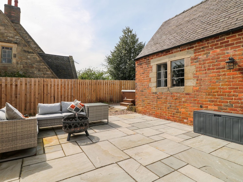 Hunters Lodge at Wildersley Farm