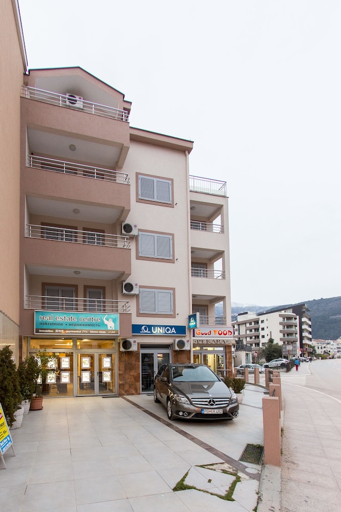 SMS Apartments