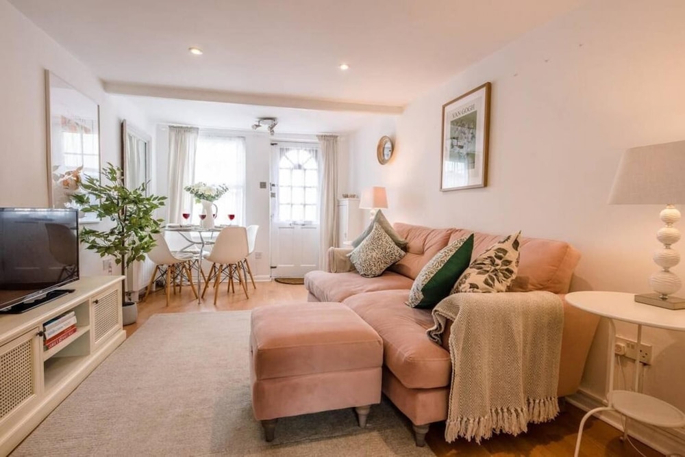 Holly Cottage in Bury St Edmunds