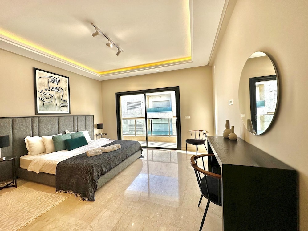 Le Superbe apt Neuf Central Jardins de Carthage view 4
