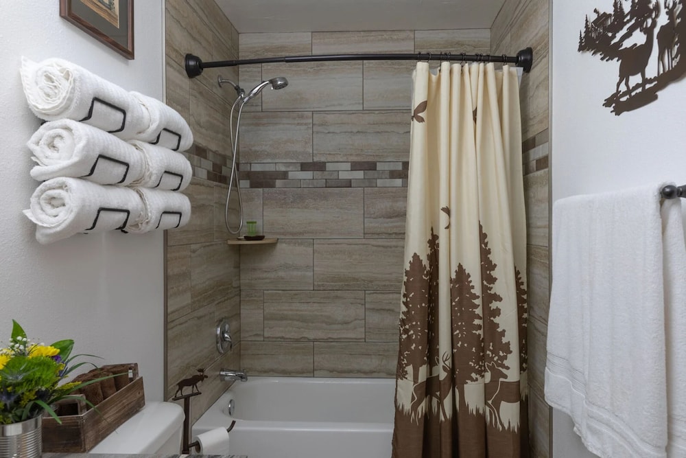 Deer View - Property Image 3