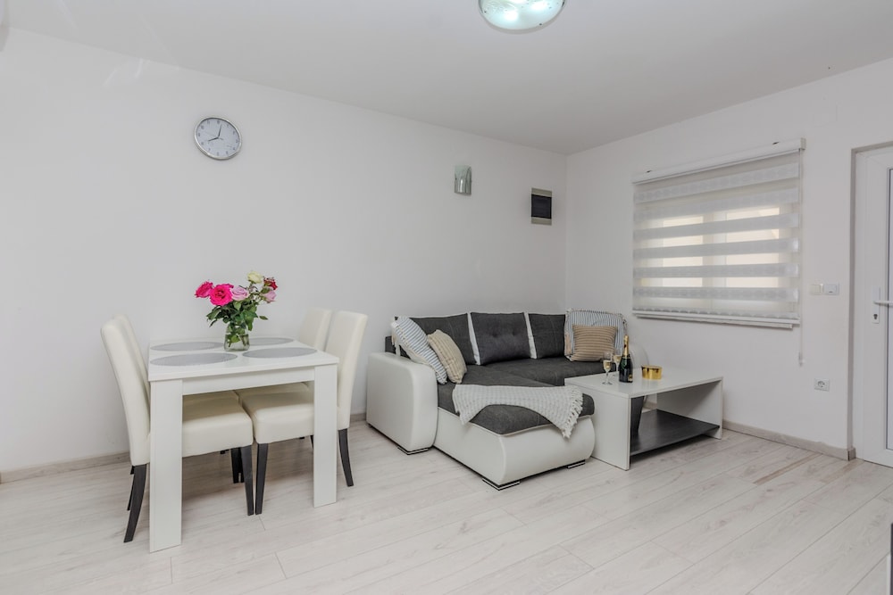 Apartments Mavracic