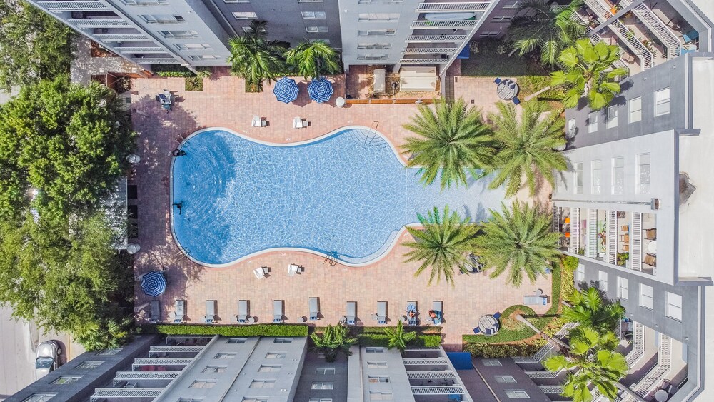 BC-324: Channelside Luxury Apartment - Image 4