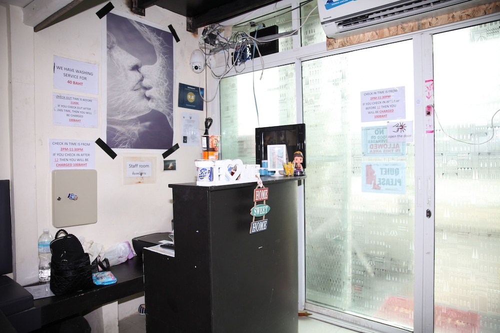 Hotel Interpartie Hotel - Adults Only - Hostel - Image 1