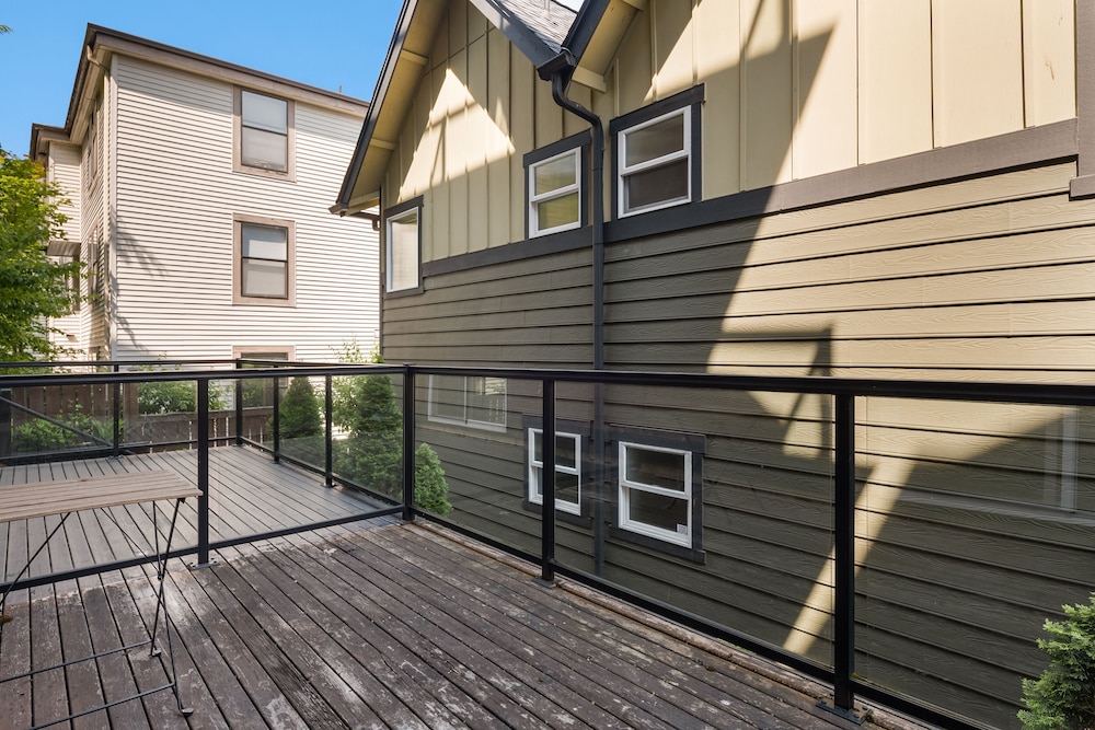 Seattle Vacation Home - The Port