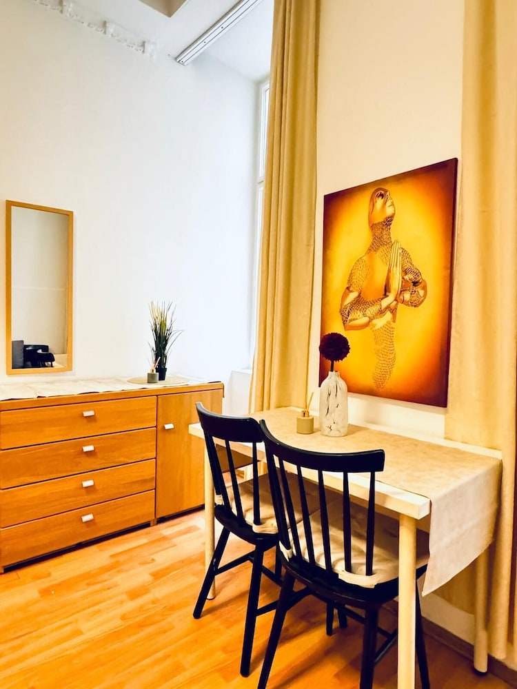 Central 1BR Apartment Near Augarten