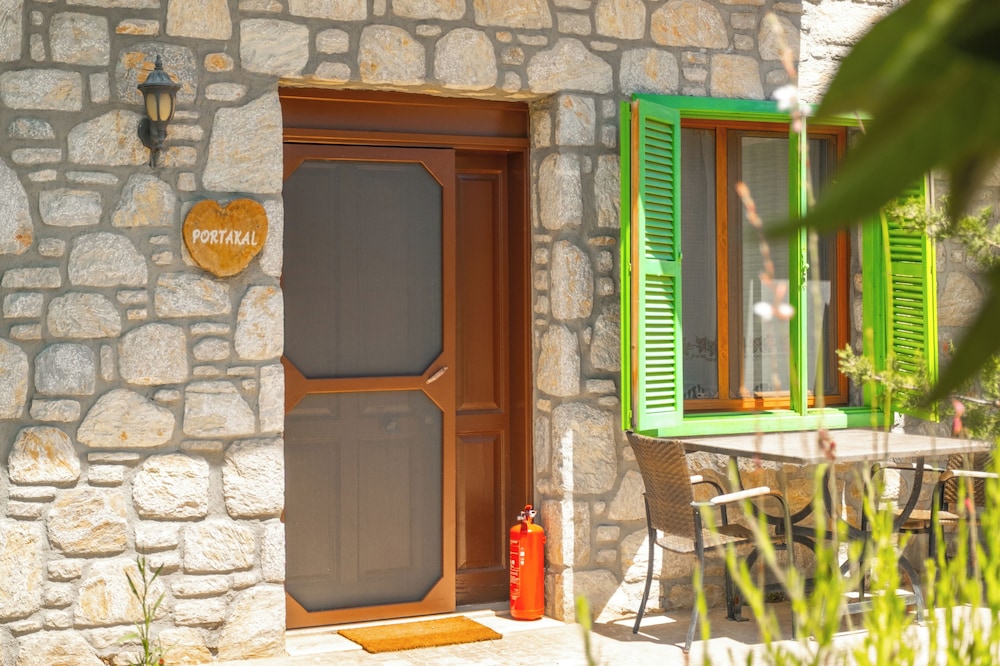 guesthouse by west