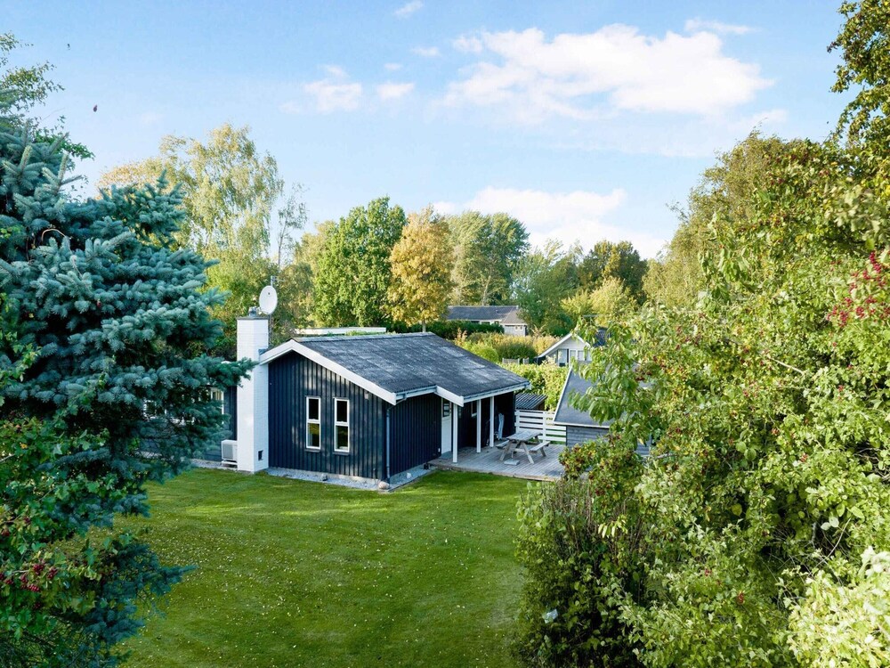 5 Star Holiday Home in Humble