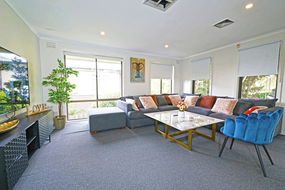 Maroondah 3BR Brick House