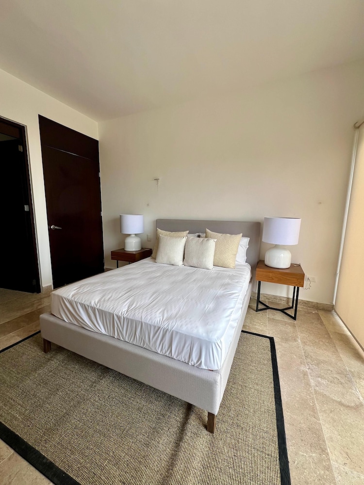 Penthouse Navela 405 Beachfront