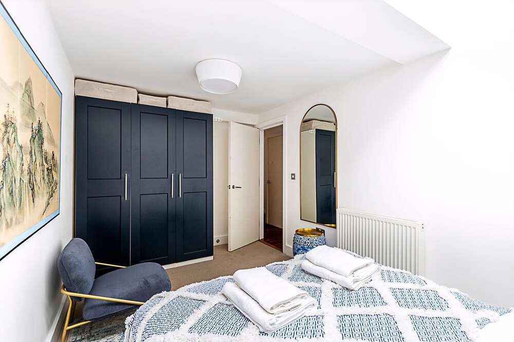 Modern & Airy 2-bed Gem in Trendy Stoke Newington
