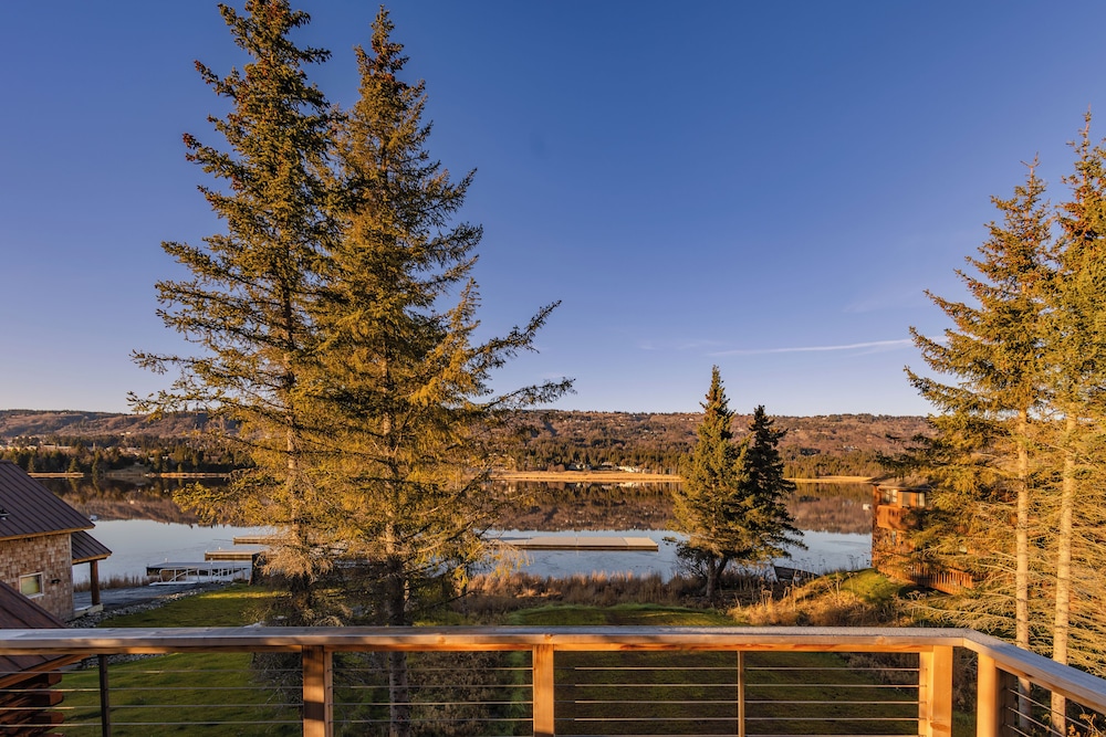 Lakeshore Suites