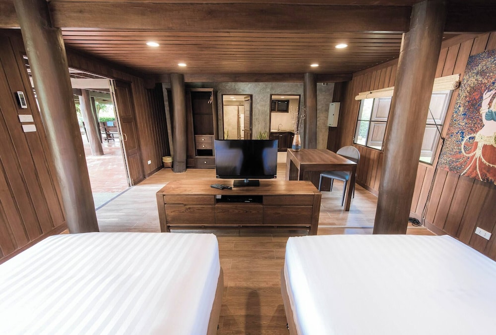 Cyngam Retreat- A Private Pool Villa With Service