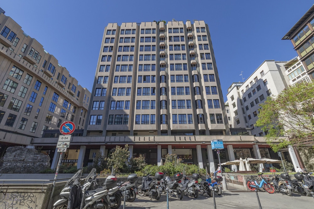Central Tower S Babila - Elegant 2bdr With Rooftop Terrace