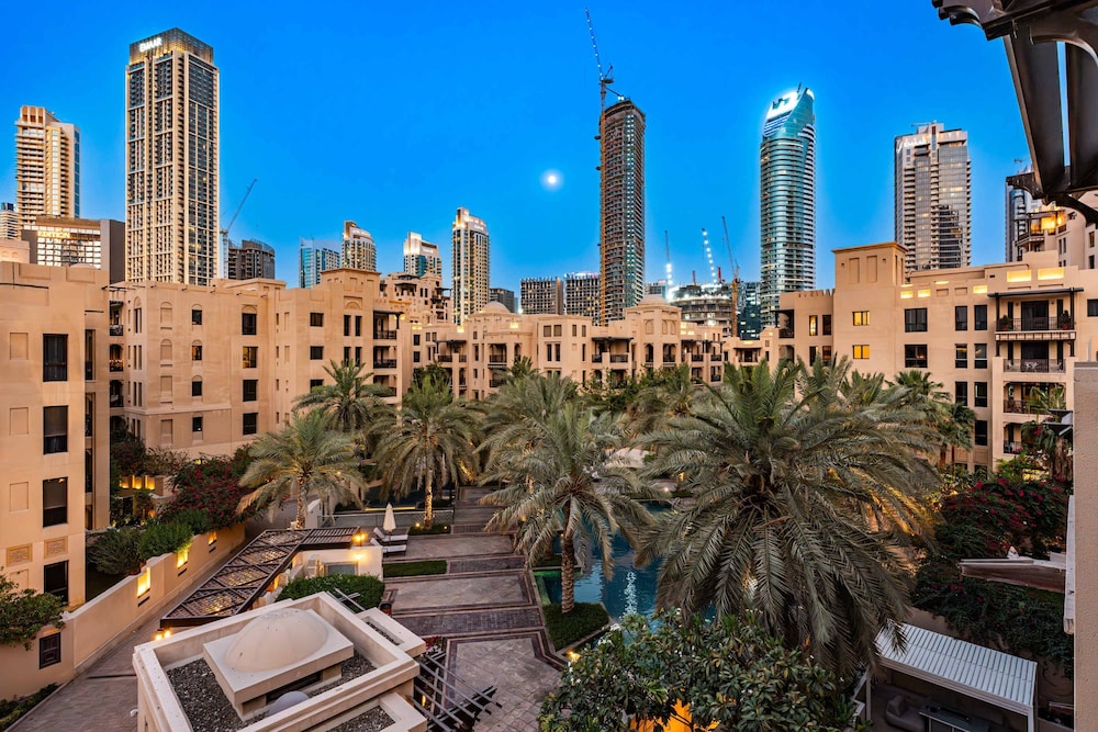 Luxury 2BR Apartment With Full Burj Khalifa View 2-min Walk to Dubai Mall