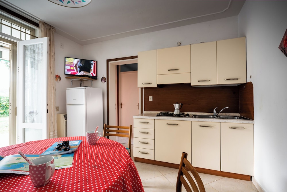 Luminous Apartment With Garden