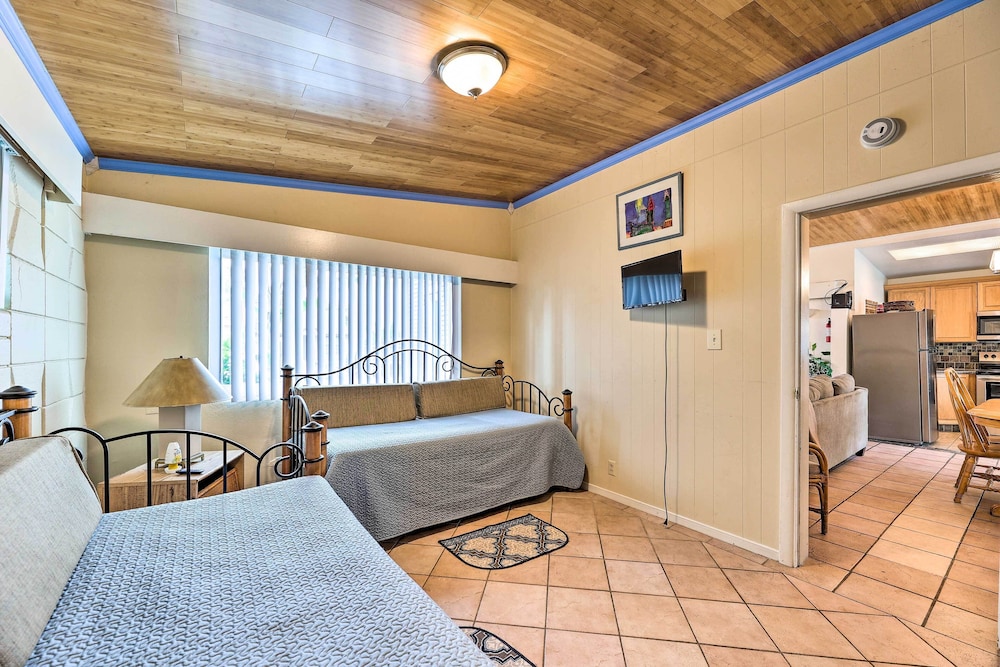 South Padre Island Vacation Rental: Steps to Beach view 2