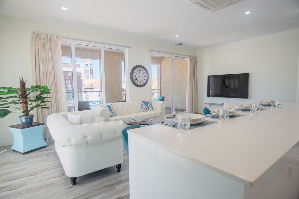 The Cove - Condo Hotel - Perfect Location