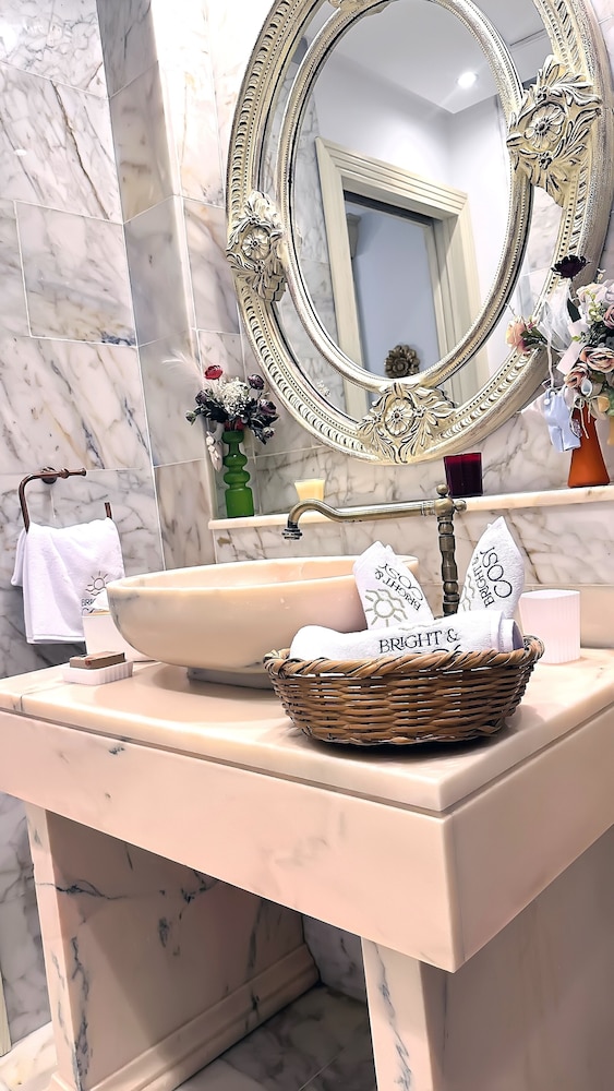 L'Orchidée - Luxury Suites