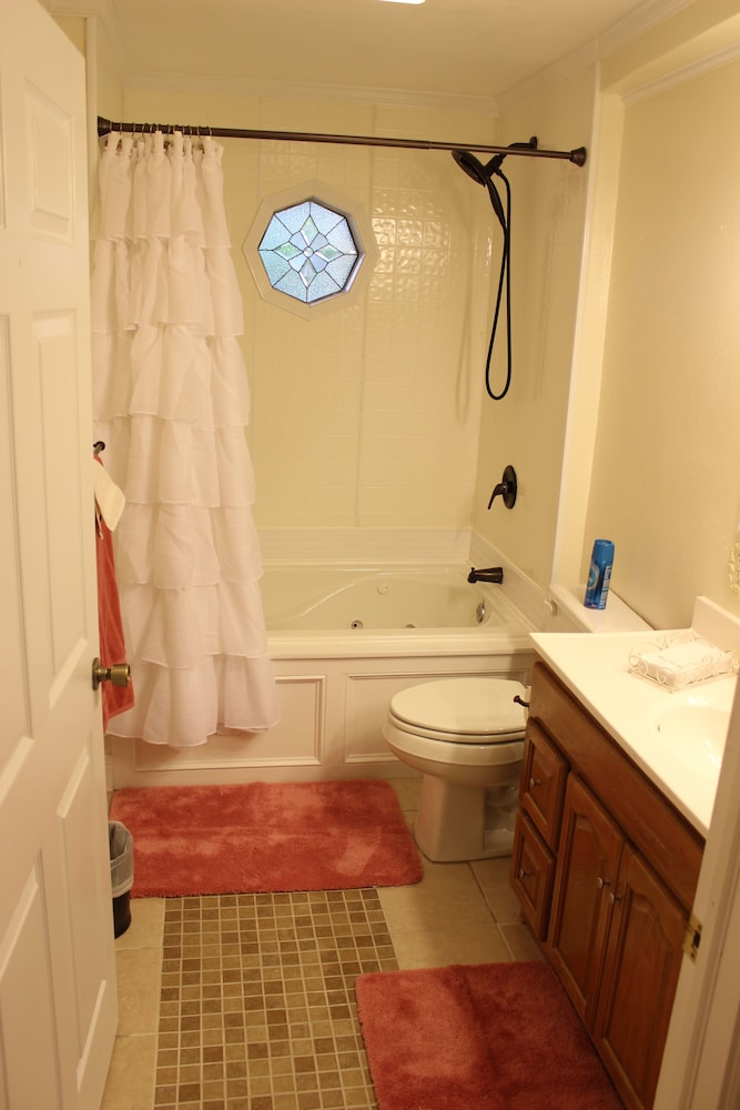 Book Nook Inn