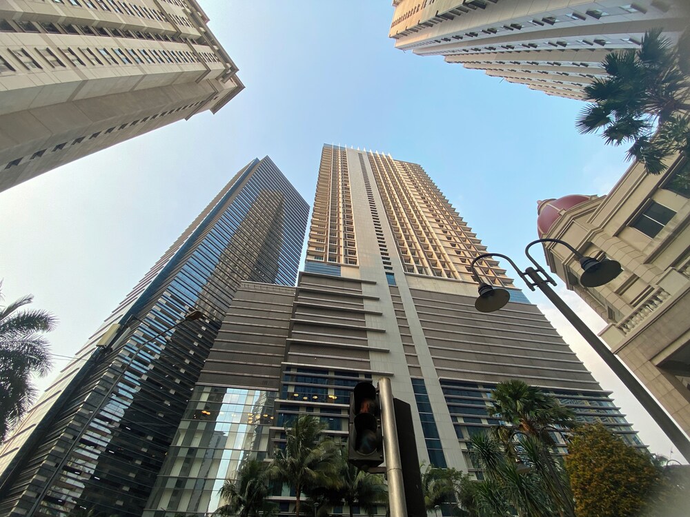 Salute de Madison Park Apartments
