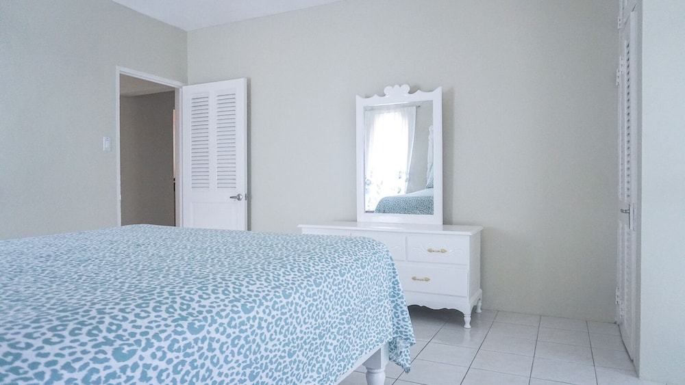 Mira Bay Apartments