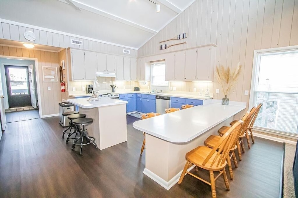 How Sweet The Sound 3 Bedroom Home by RedAwning view 4
