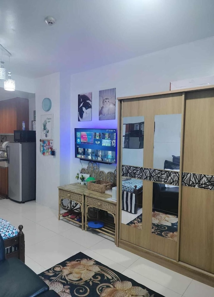 Luxurious Condo in Quezon City With Private Pool and City Views