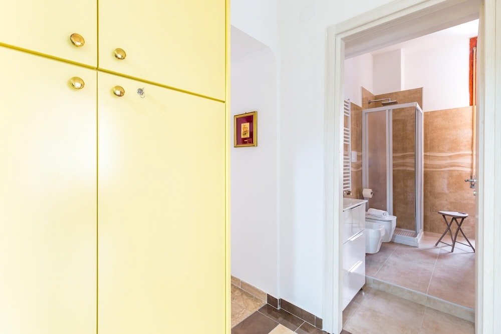 Emanuele III - 4 Bedroom Apartment
