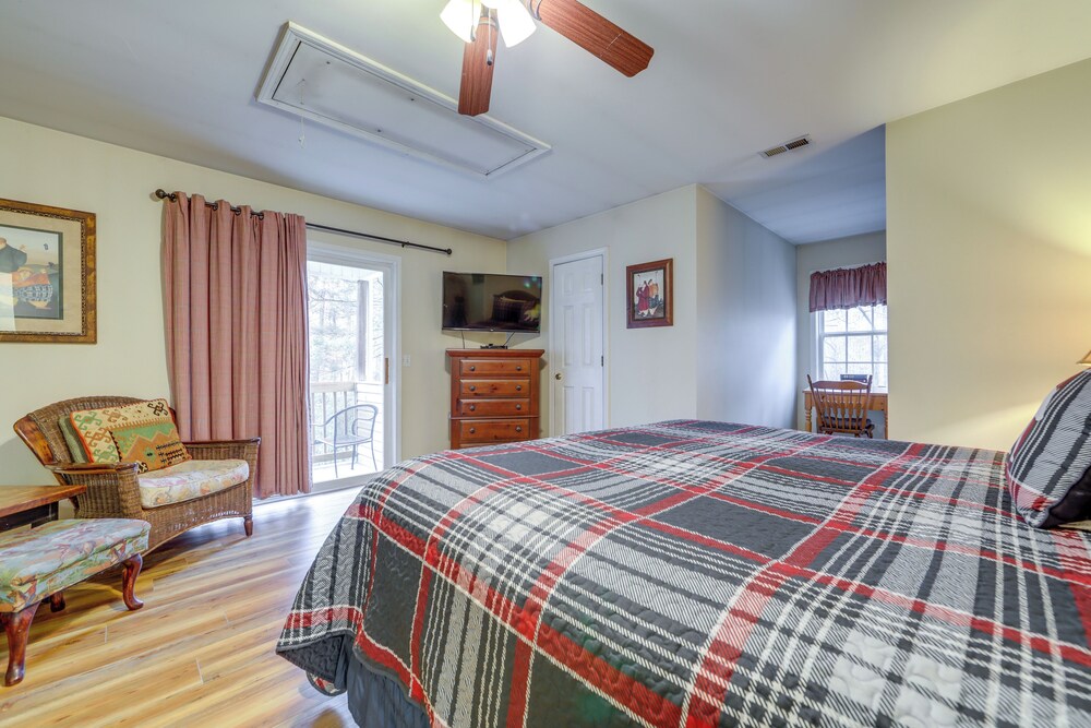 Play & Unwind! Home w/ Hot Tub in Maggie Valley