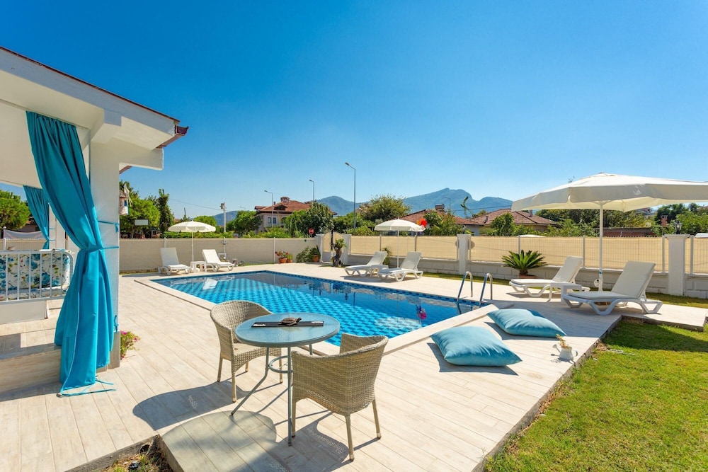 Villa Mina Large Private Pool A C Wifi Car Not Required Eco-friendly - 2834 view 4