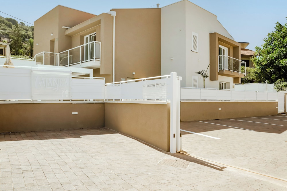 Hotiday Apartments Cefalù