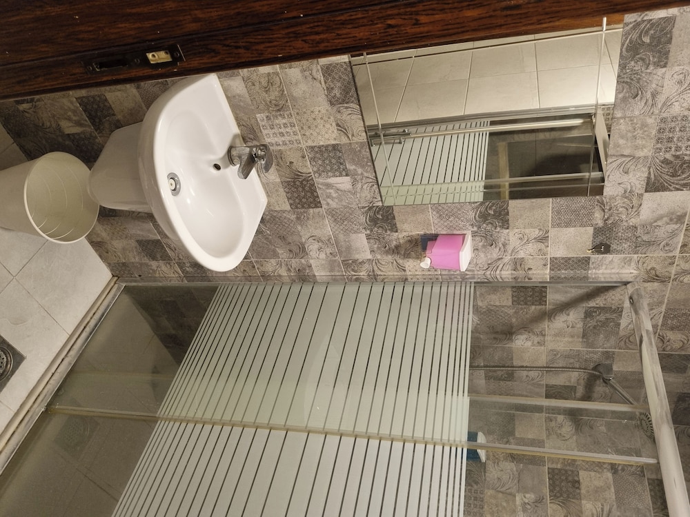 Amman Apartment With Electric Heating & Wifi