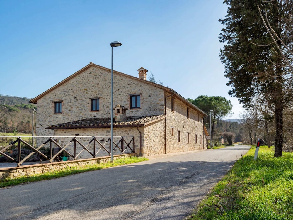 Holiday Home Near Pietrafitta Lake view 2