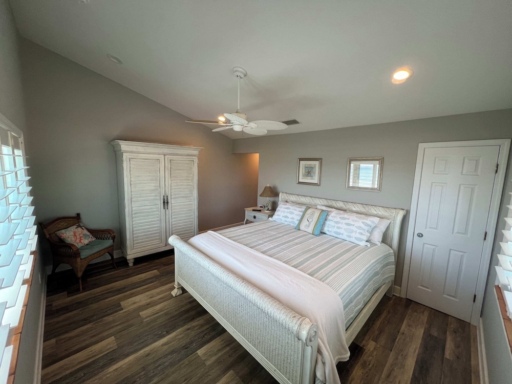 Ocean Bliss: 3BR Mod Haven, St. Aug