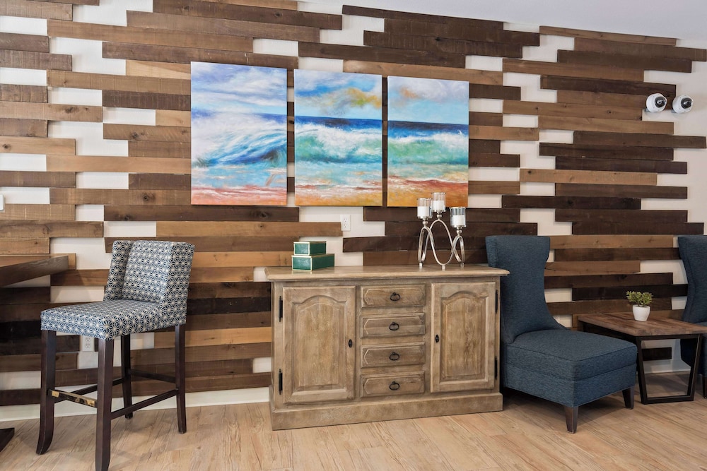WaterWalk Extended Stay by Wyndham Kansas City - Overland Pk
