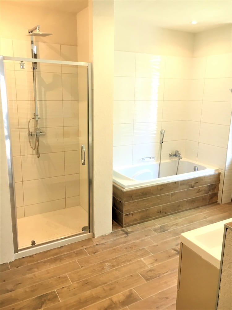 Ariba Aparthotel