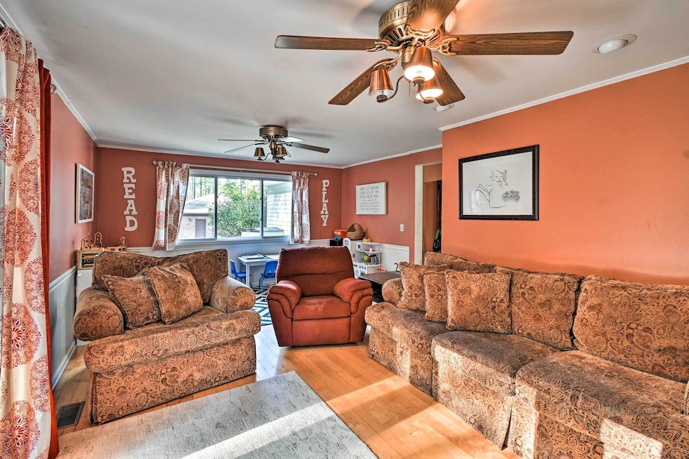 Aberdeen Family Home w/ Fire Pit & Deck view 5
